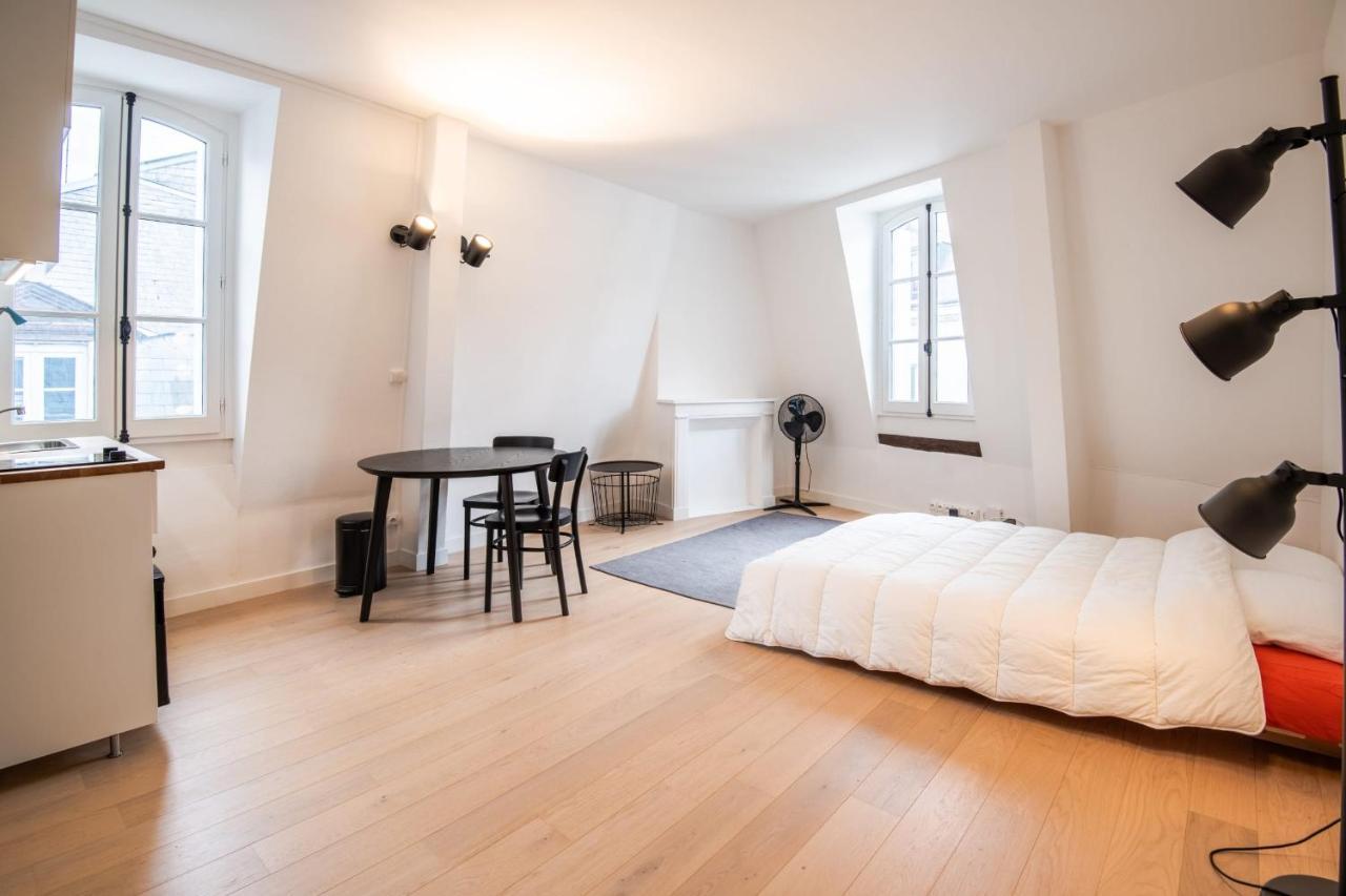 Recent Studio A Deux Pas Du Vieux Tours Apartment Exterior foto
