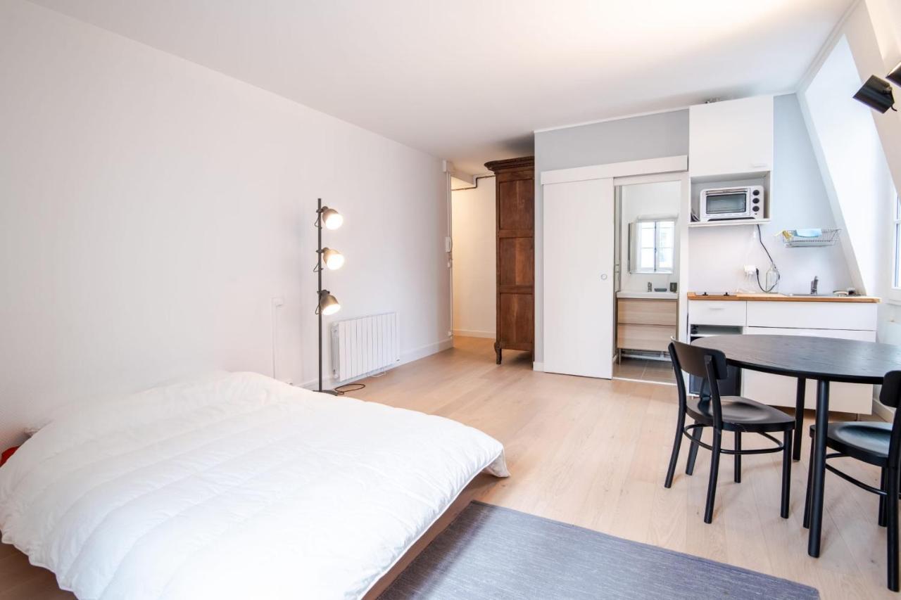 Recent Studio A Deux Pas Du Vieux Tours Apartment Exterior foto